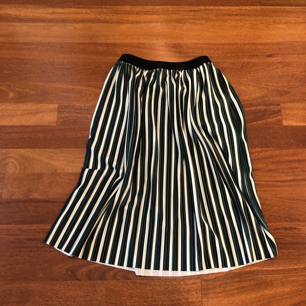 Zara MIDI Skirts White/Black/Green NWOT